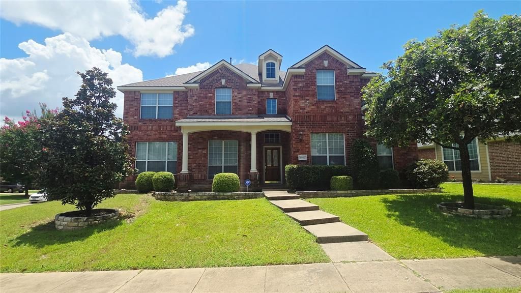 1902 Smoke Tree Trail, Garland