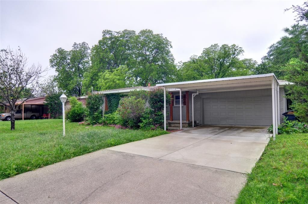 1110 Wade Hampton Street, Benbrook