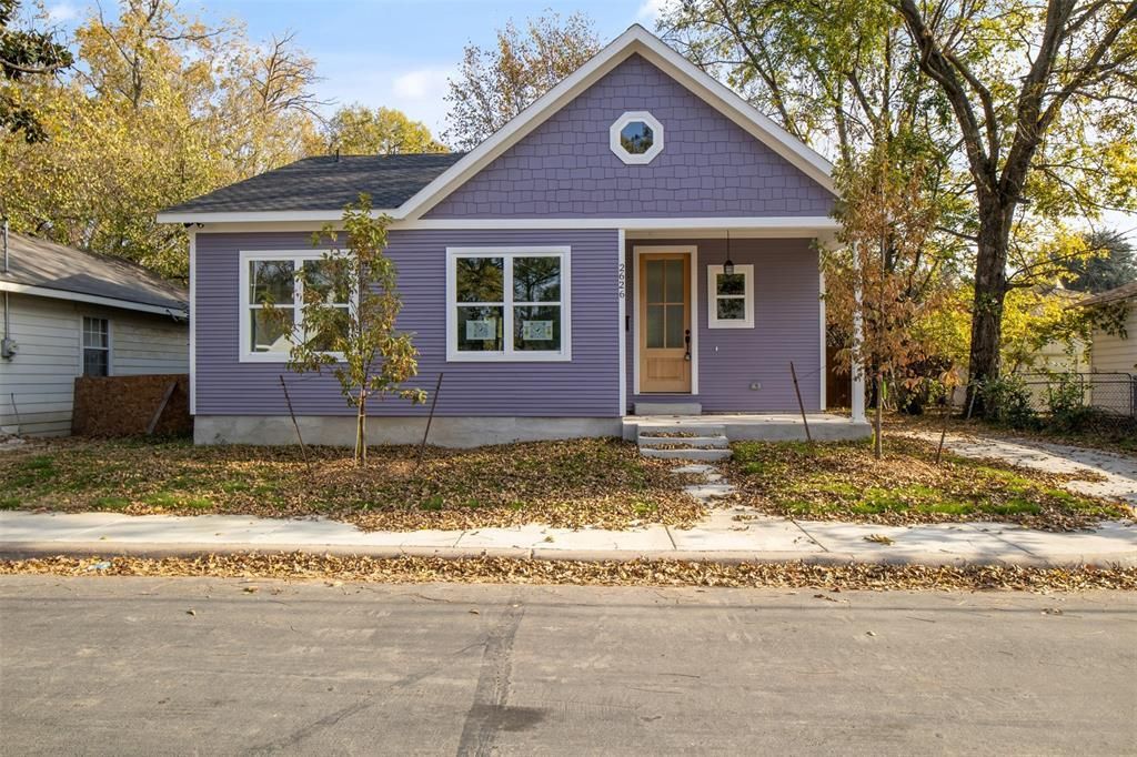 2626 Burger Avenue, Dallas