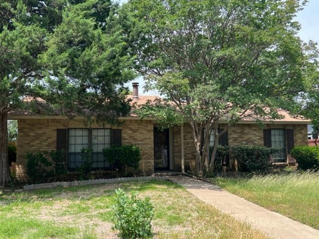6525 Ember Court, Plano