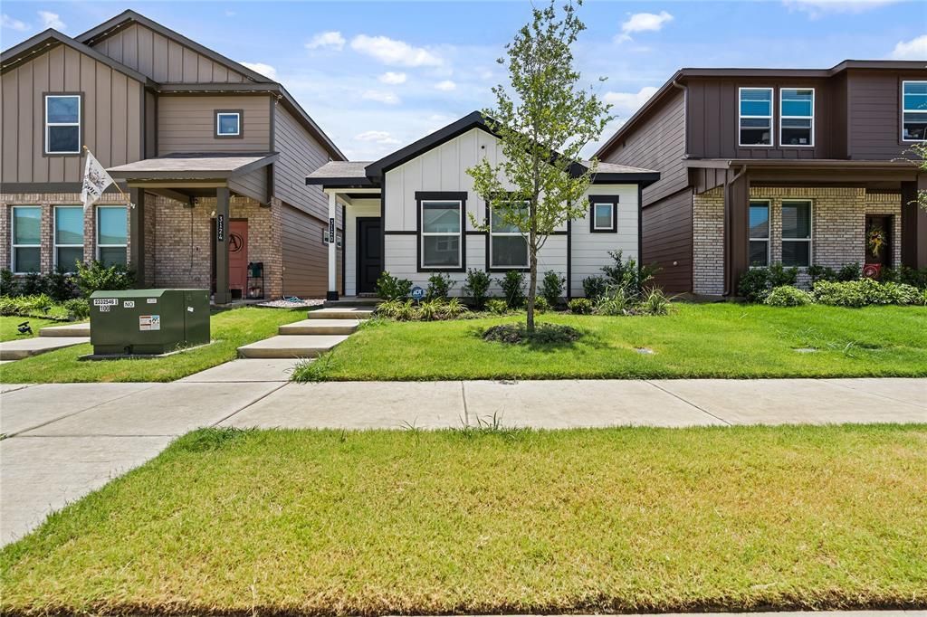 3120 Strawberry Farm Lane, Fort Worth