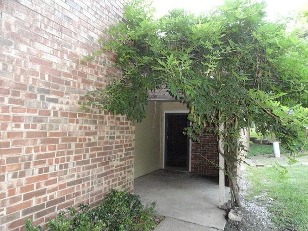 2717 Meadowstone Court, Carrollton