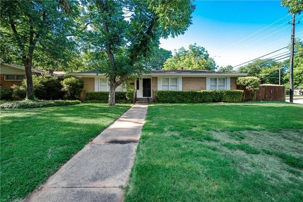1601 Larkspur Drive, Arlington