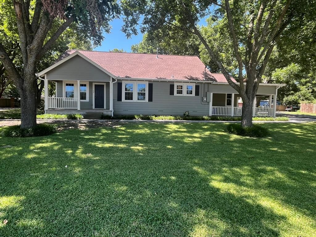1100 E Franklin Street, Hillsboro