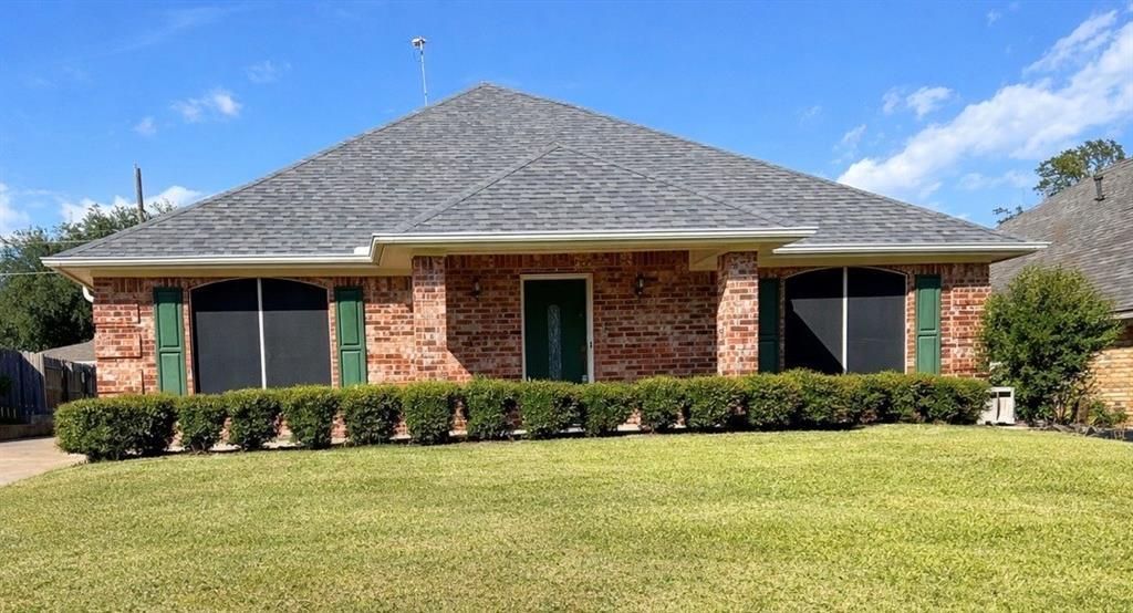 1825 Glenway Drive, Sherman