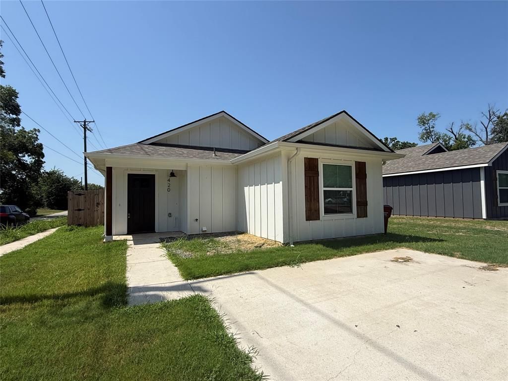 420 E 5th Street, Bonham