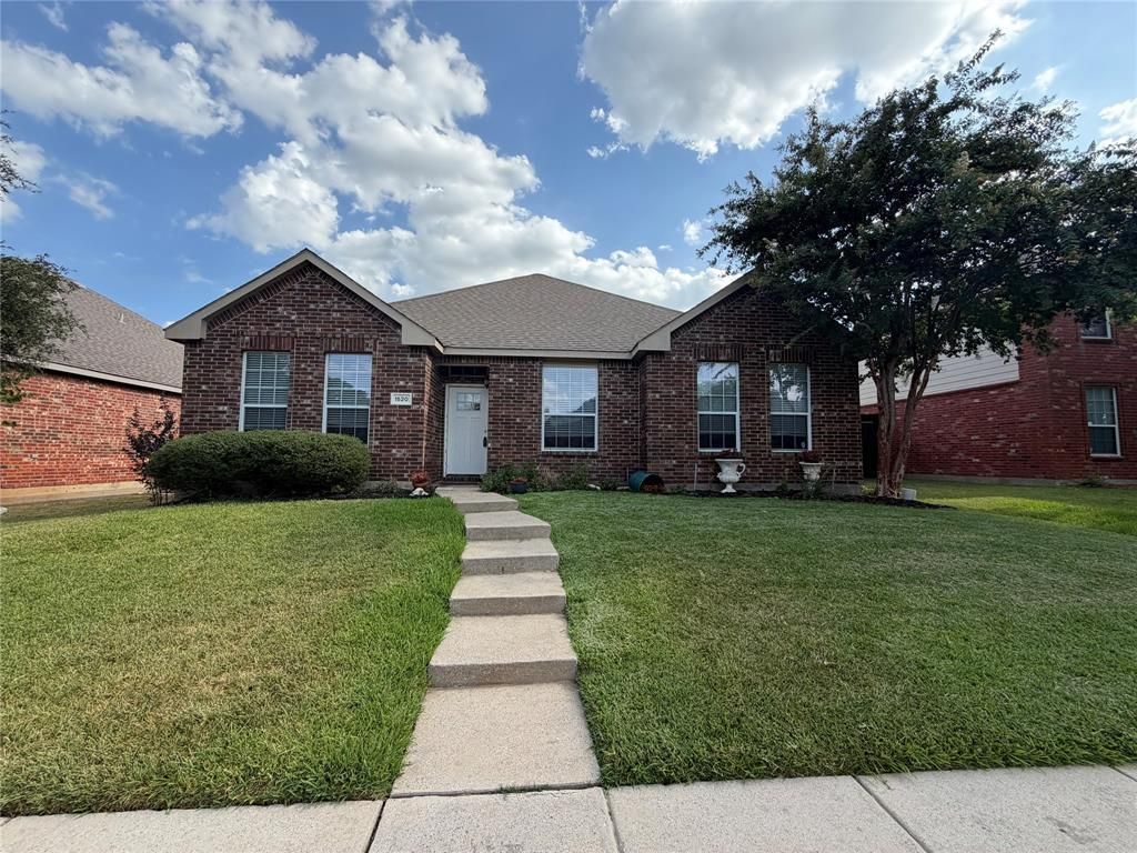 1520 Streams Way, Allen