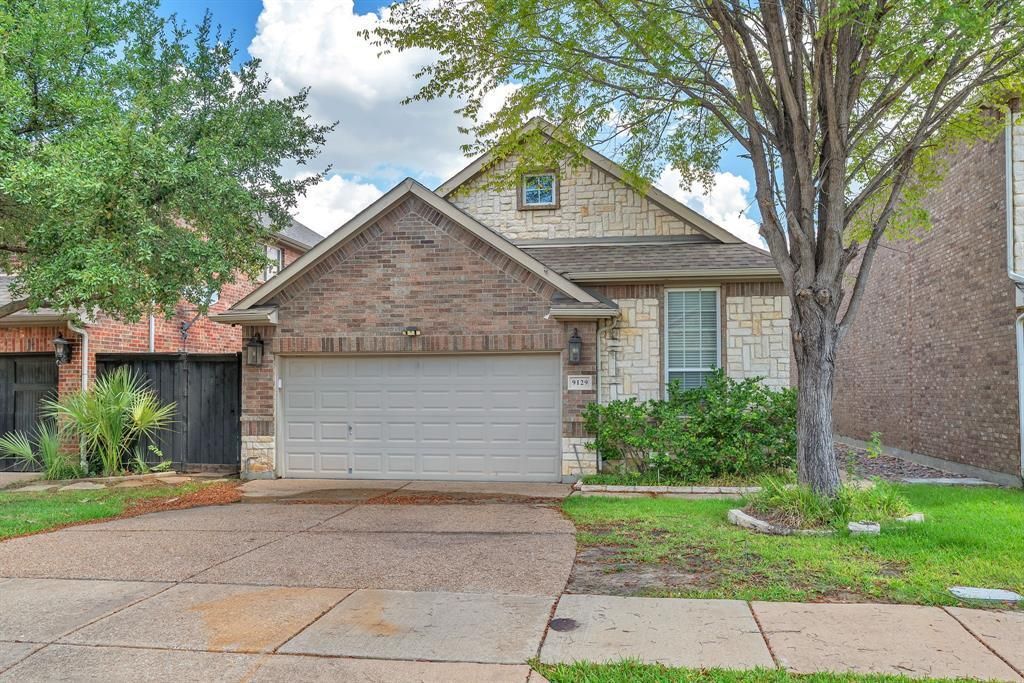 9129 Cottonwood Village Drive, Fort Worth
