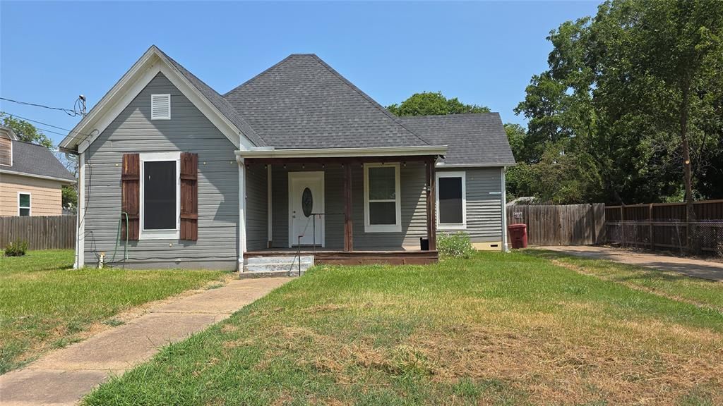 608 W 6th Street, Bonham