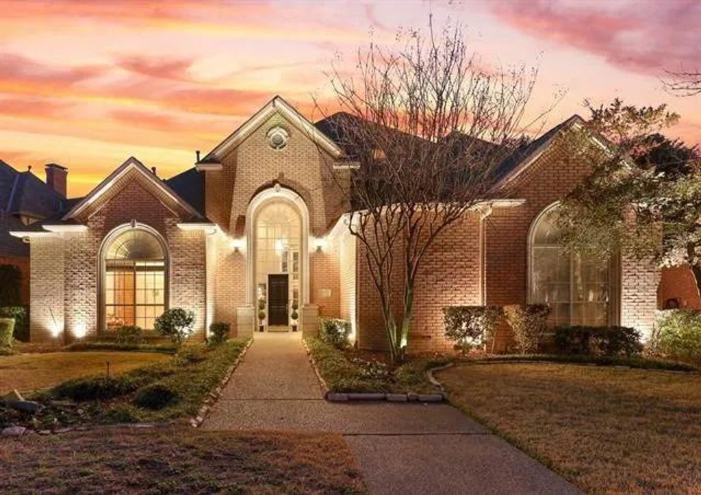5327 Willow Wood Lane, Dallas