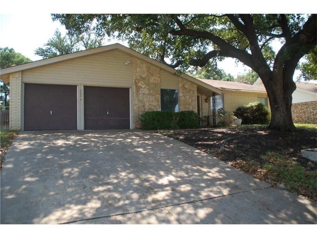 409 Wilshire Drive, Euless
