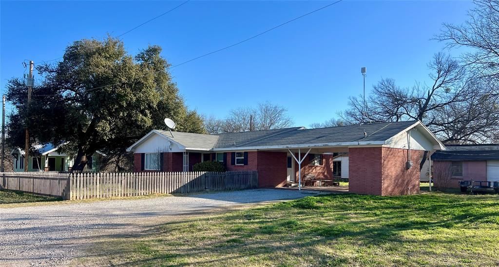 216 Woodlawn Avenue, Strawn