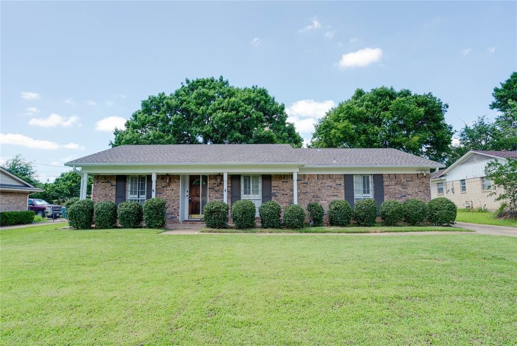 615 Oxford Drive, Sherman