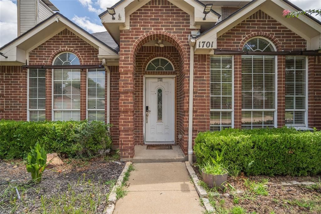 1701 Creekway Drive, Lewisville