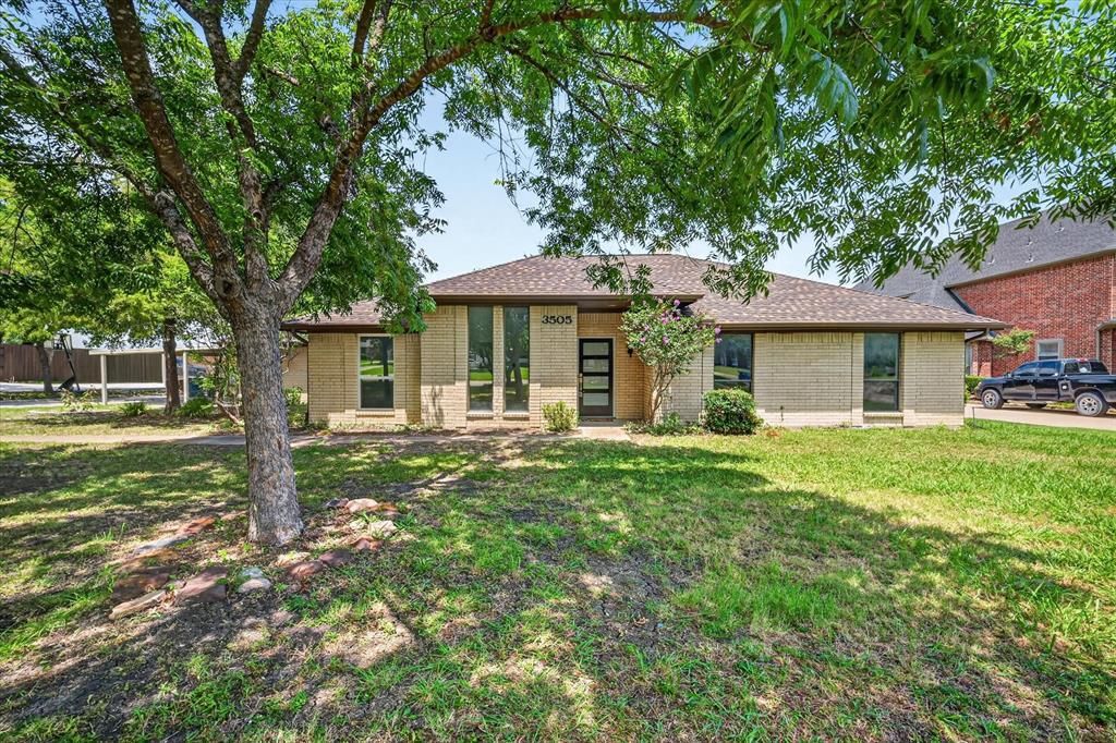3505 Larkin Lane, Rowlett