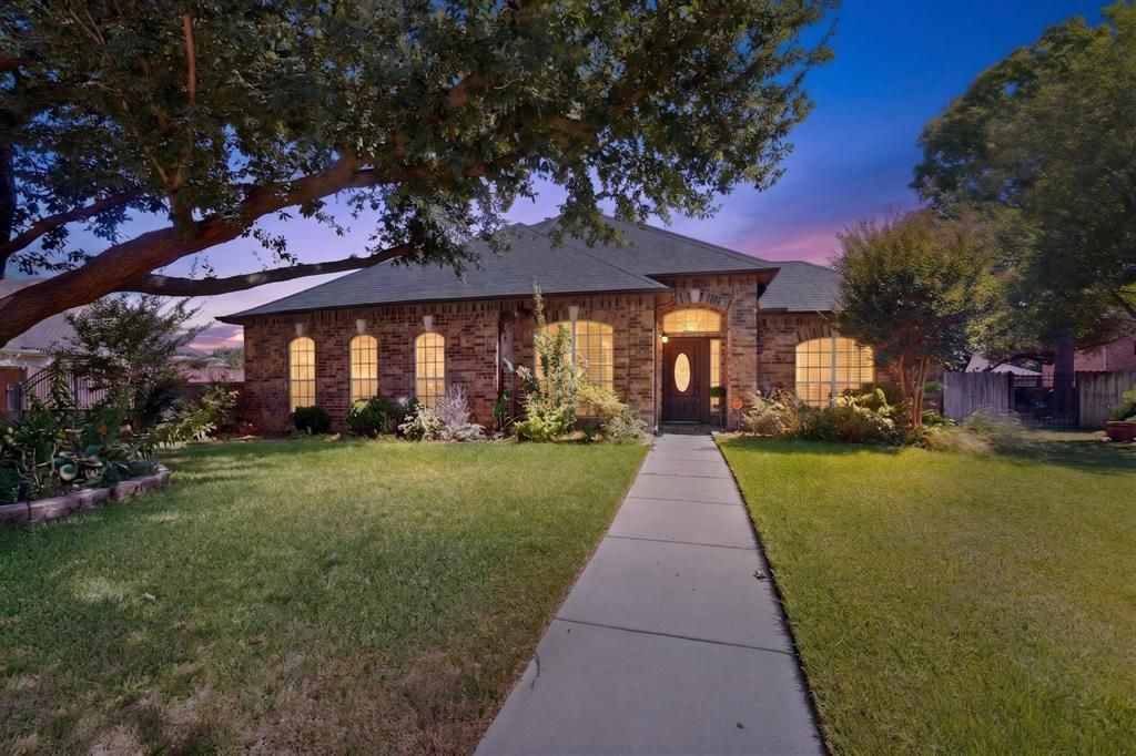713 Mockingbird Court, Crowley