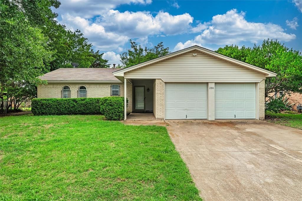 236 E Cunningham Avenue, Crowley