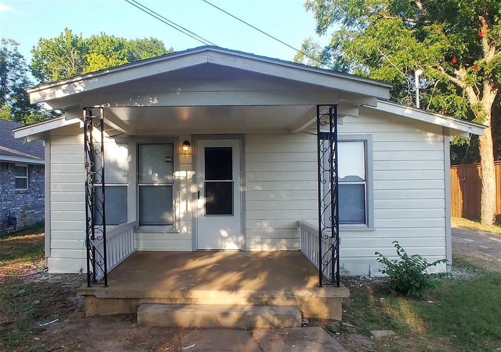 411 S Bradshaw Street, Denton
