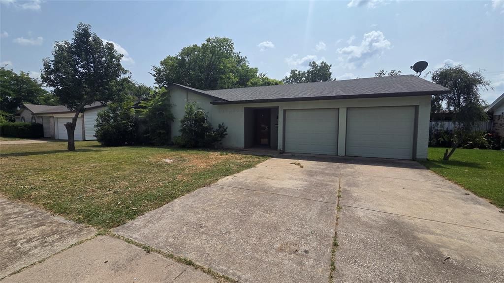 335 Springwillow Road, Burleson