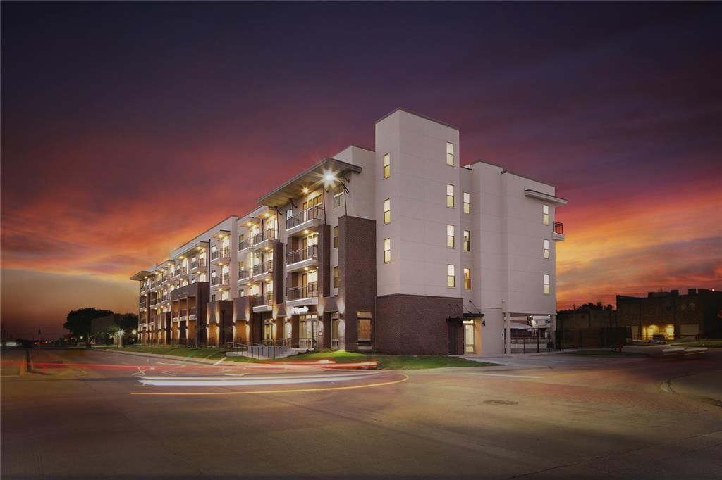 108 N Us 377 215, Roanoke