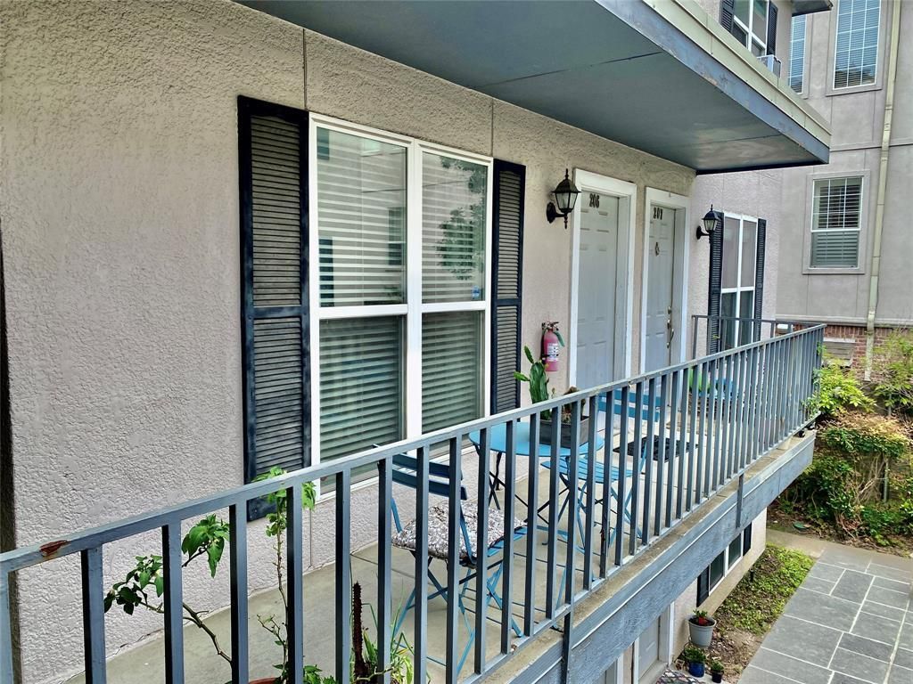 4520 Holland Avenue 206, Dallas