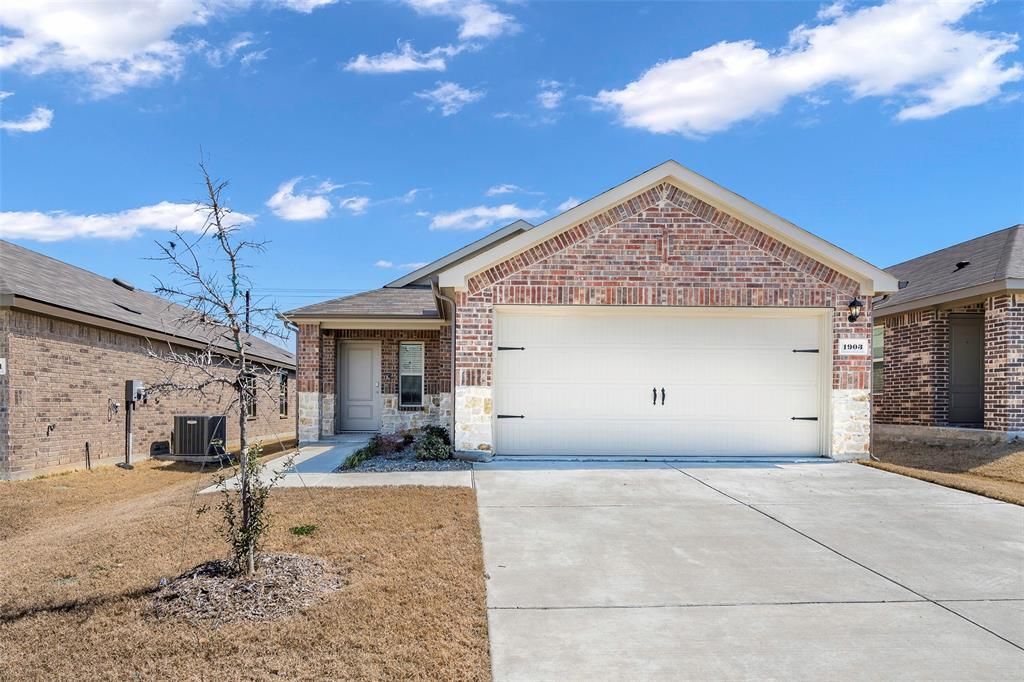 1903 Feeder Way, Royse City