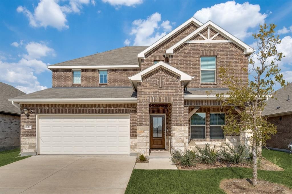 821 Buffalo Drive, Lowry Crossing