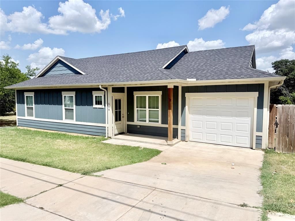 600 E Shepherd Street, Denison