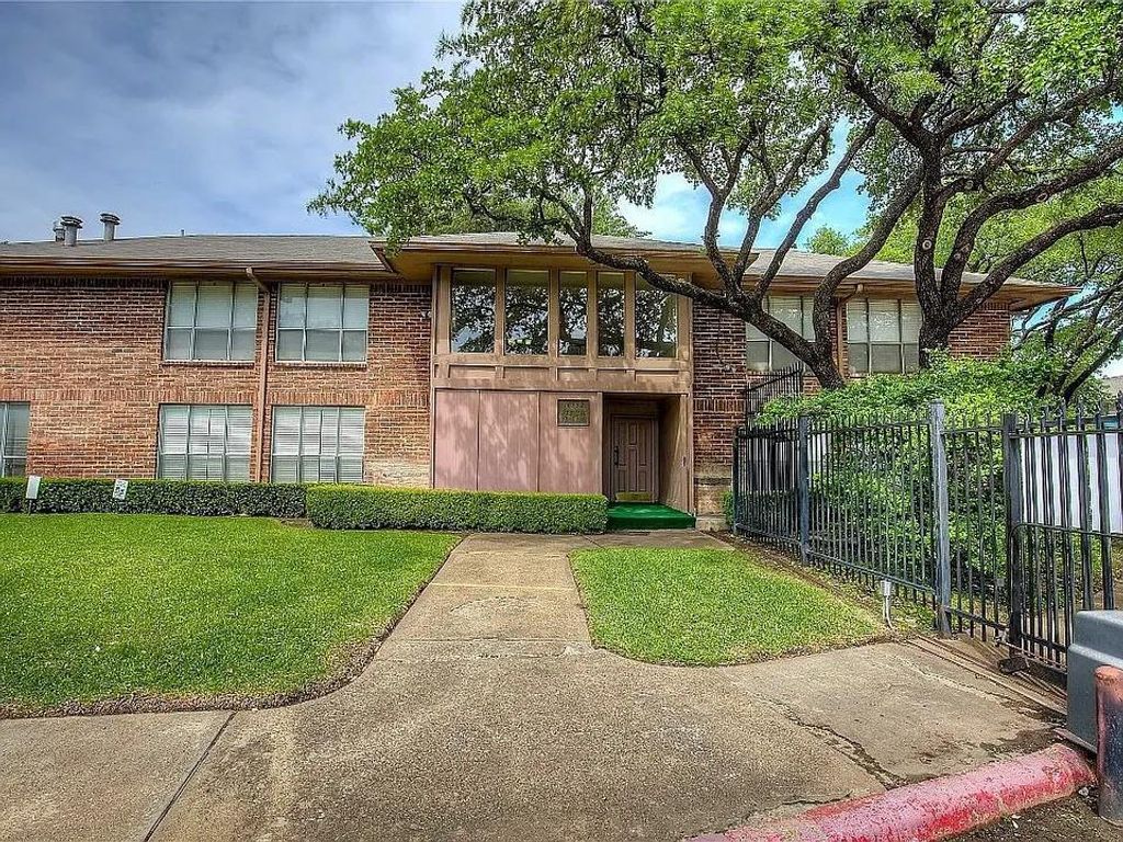 10552 High Hollows Drive 136, Dallas