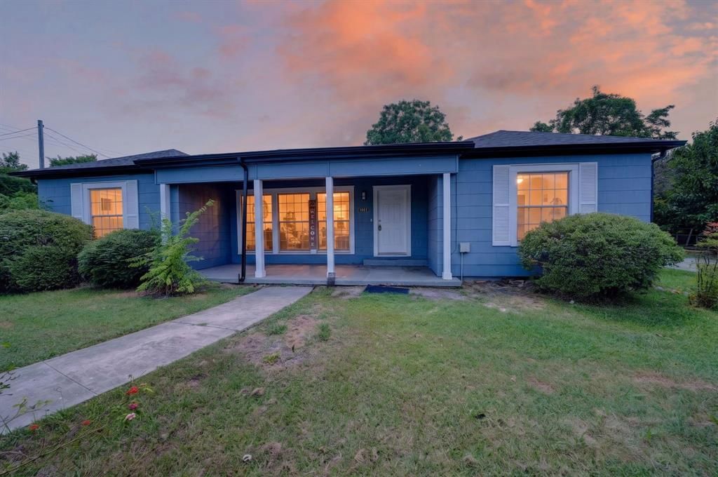 4603 Lee Street, Greenville