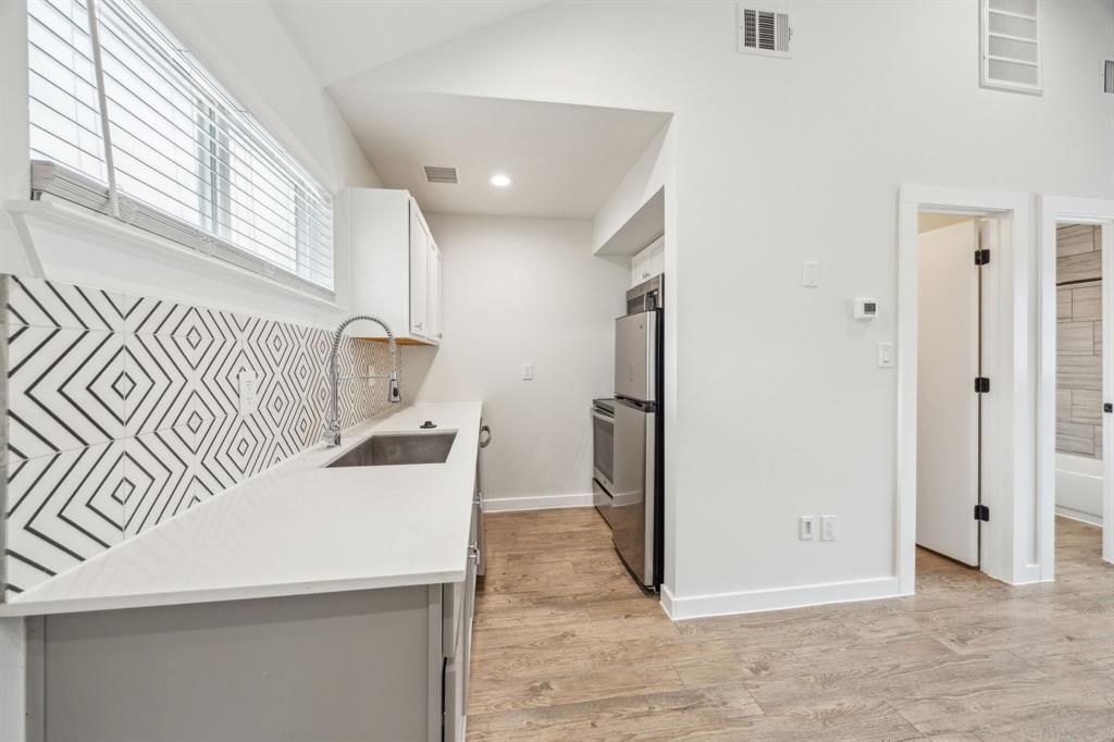 5018 San Jacinto Street 210, Dallas