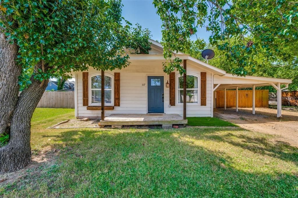 117 E Division Street, Pilot Point