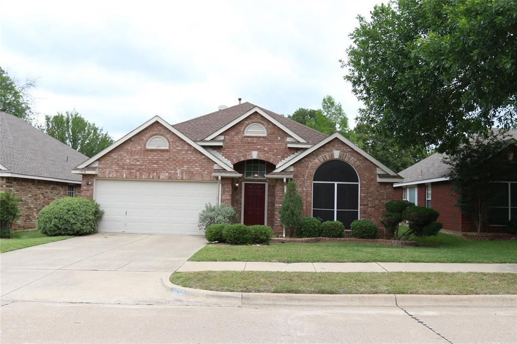 1916 Centenary Drive, Flower Mound