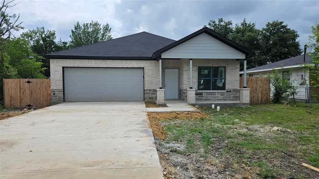 804 S Catherine Street, Terrell