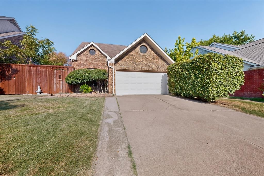 2084 Sundance Court, Lewisville