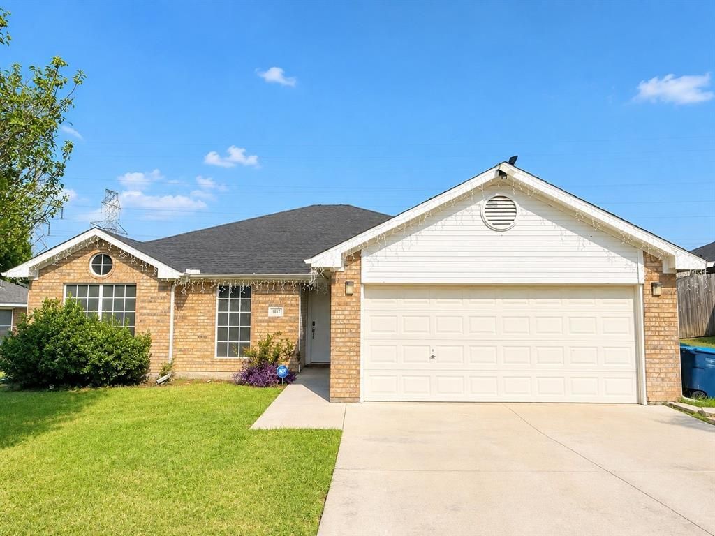 1817 Canterbury Circle, Fort Worth