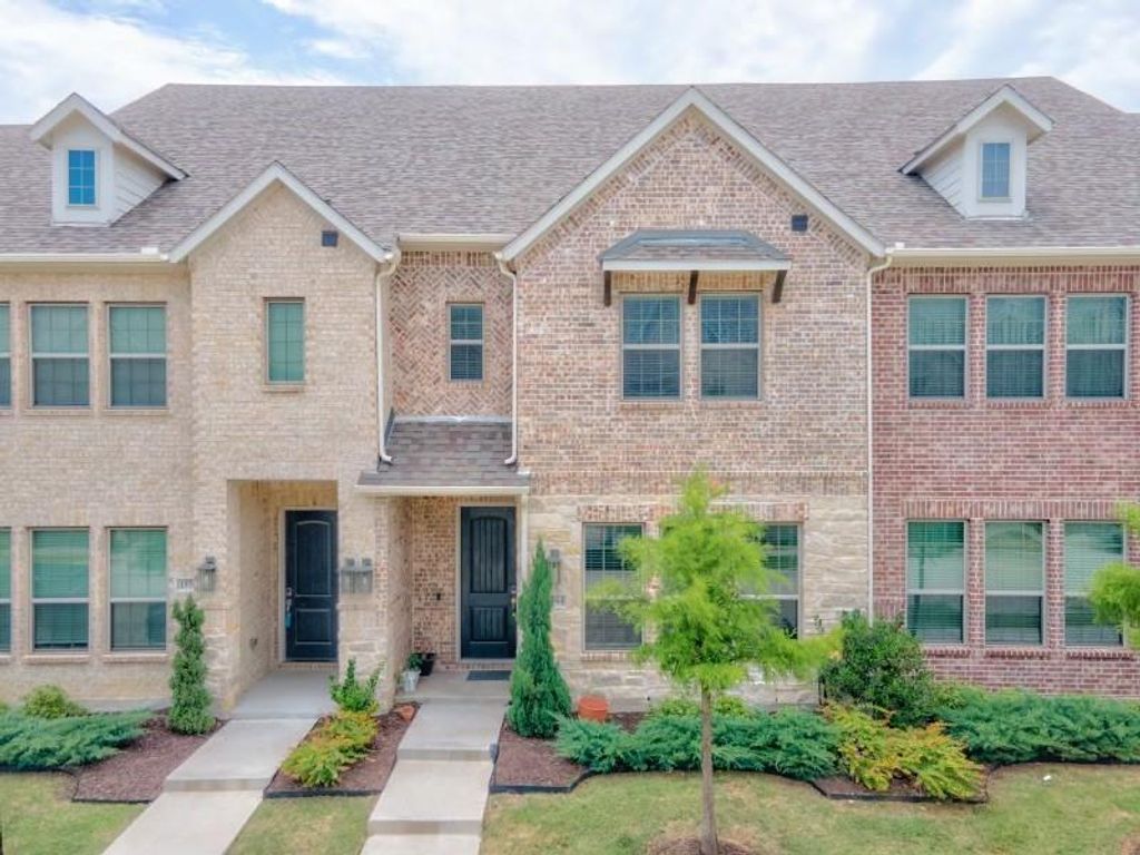 1564 Windermere Way, Farmers Branch