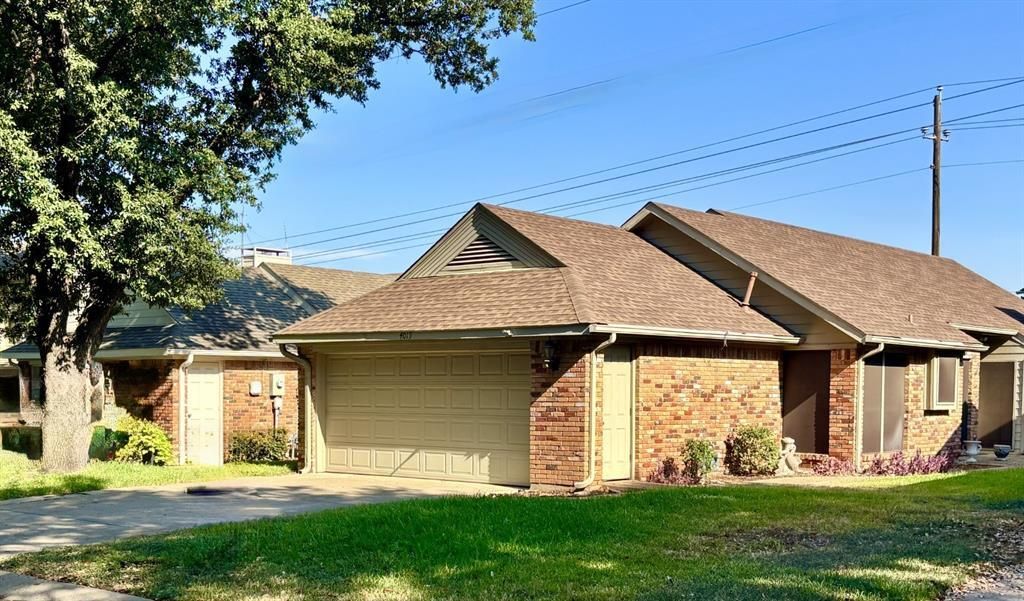 4019 Rive Lane, Addison