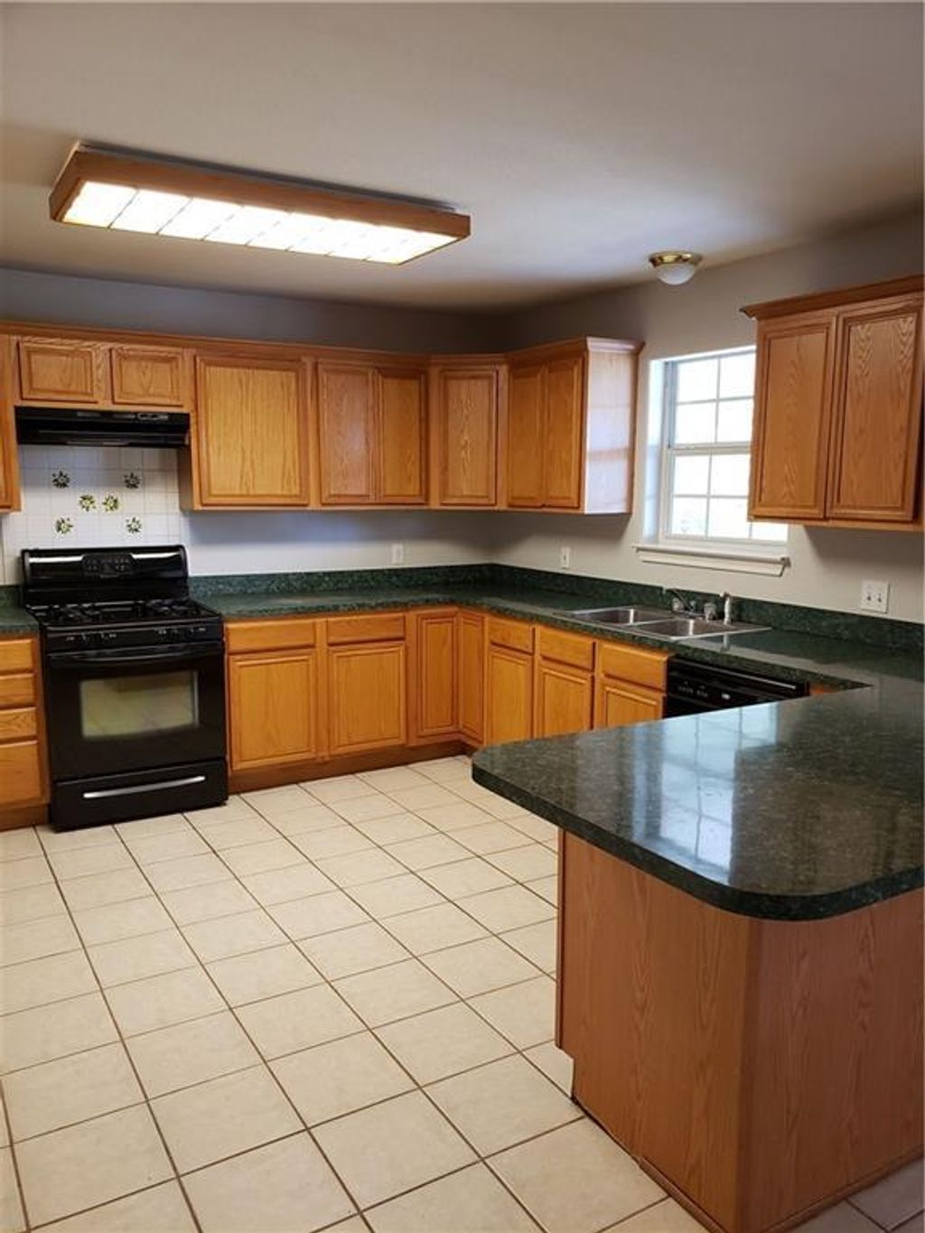 8400 County Road 1014, Joshua