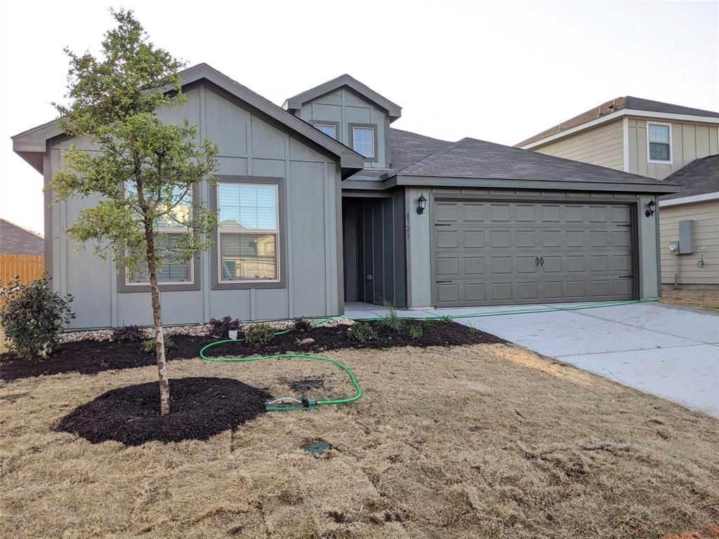 8321 Buck Mountain Pass, Fort Worth