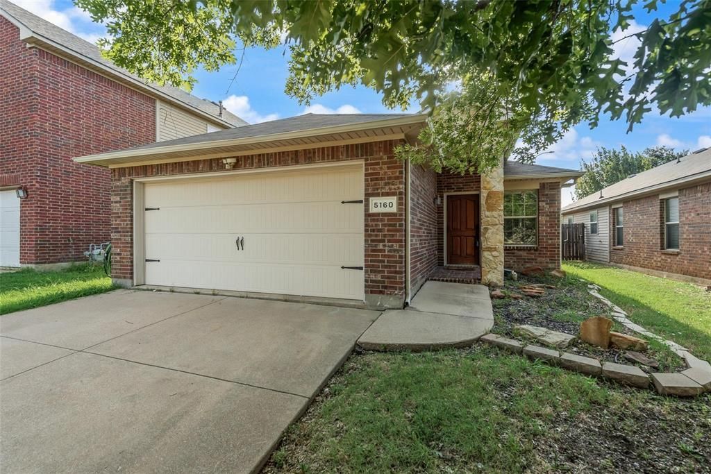 5160 Britton Ridge Lane, Fort Worth