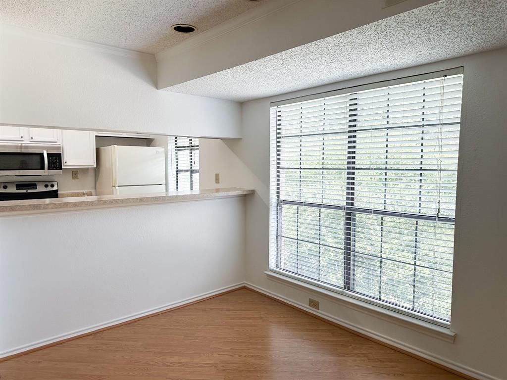 16301 Ledgemont Lane 273b, Addison