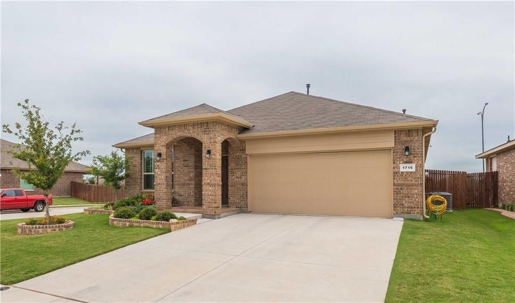 1716 Rio Penasco Drive, Fort Worth