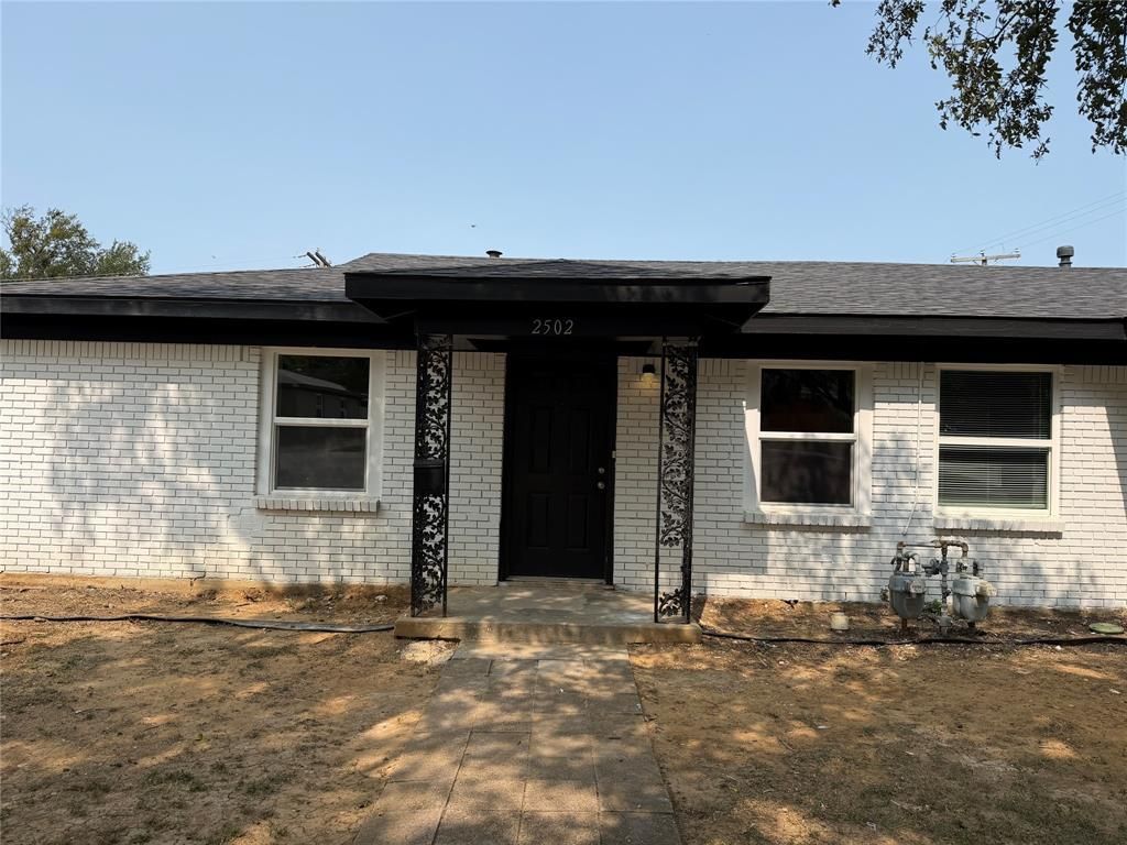 2502 Normont Circle, Fort Worth