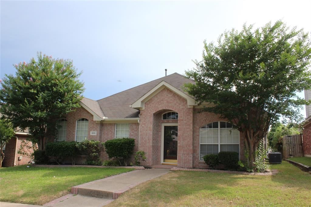 1813 Arbor Creek Drive, Garland