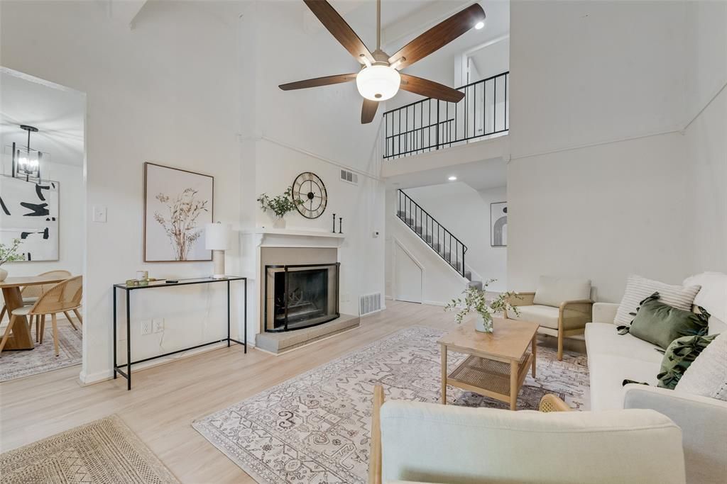 7492 E Northwest Highway 143, Dallas
