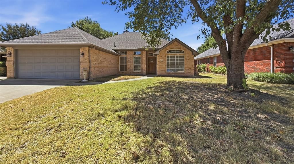1077 Westgrove Drive, Saginaw