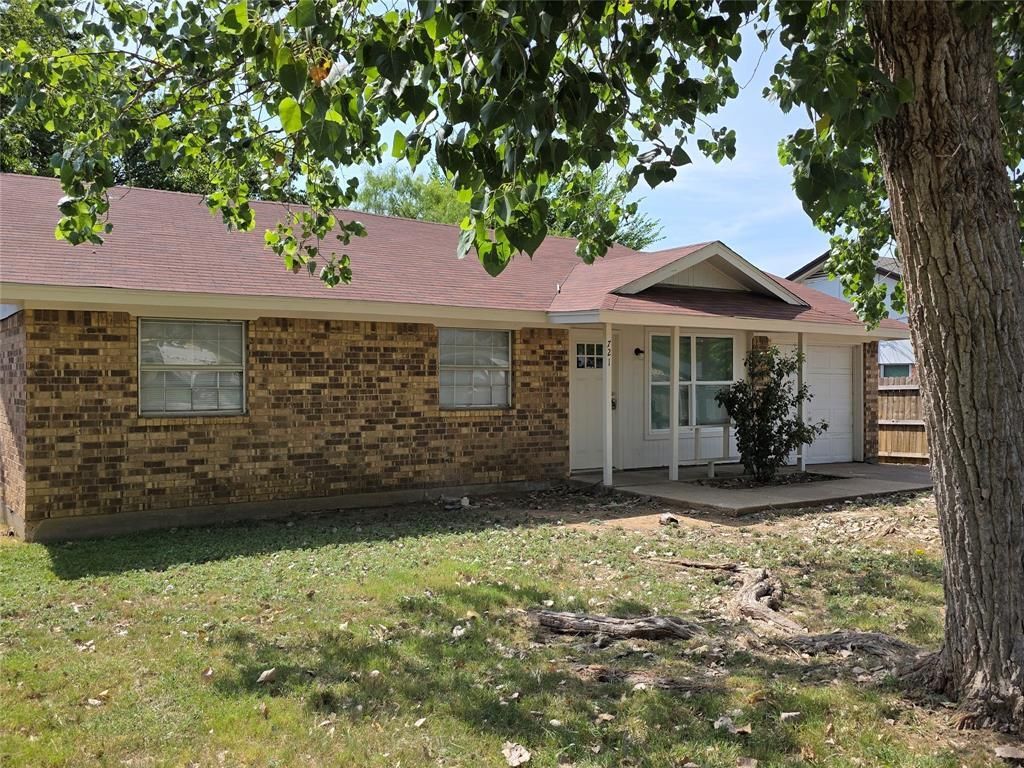 721 N Cummings Drive, Alvarado