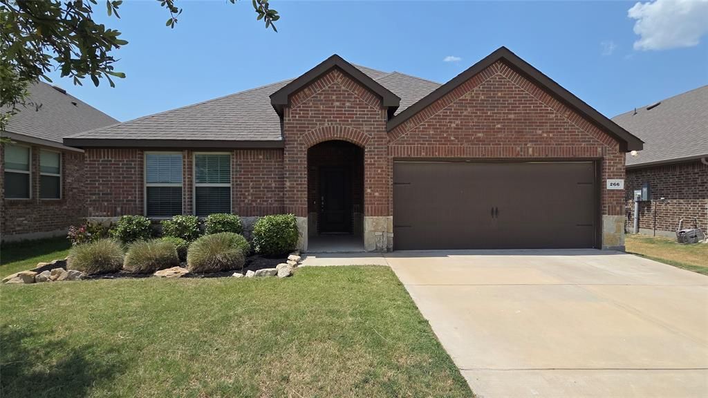 266 Canyon Crest Way, Royse City