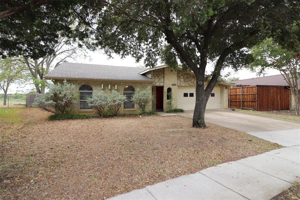 2002 Victoria Road, Carrollton